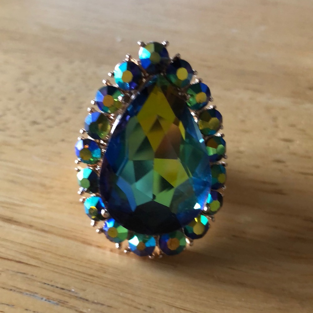 Aurora Borealis Big Chunky Ring…Gorgeous FLASH!!! Stretchy size 6 1/2